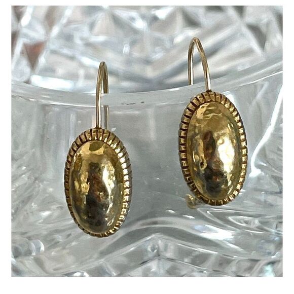 Monet vintage gold tone earrings - Picture 1 of 8